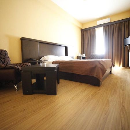 Avenue Hotel Tiflis Habitación foto