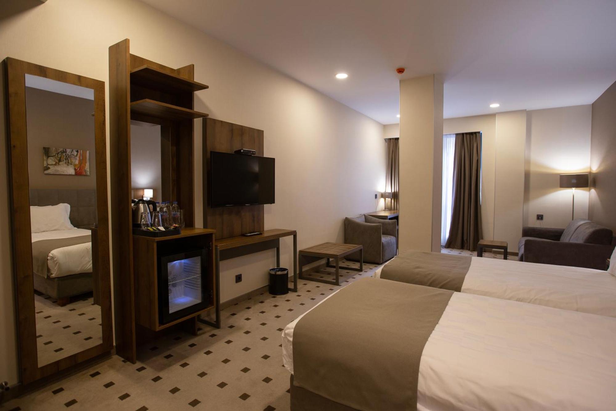 Avenue Hotel Tiflis Exterior foto