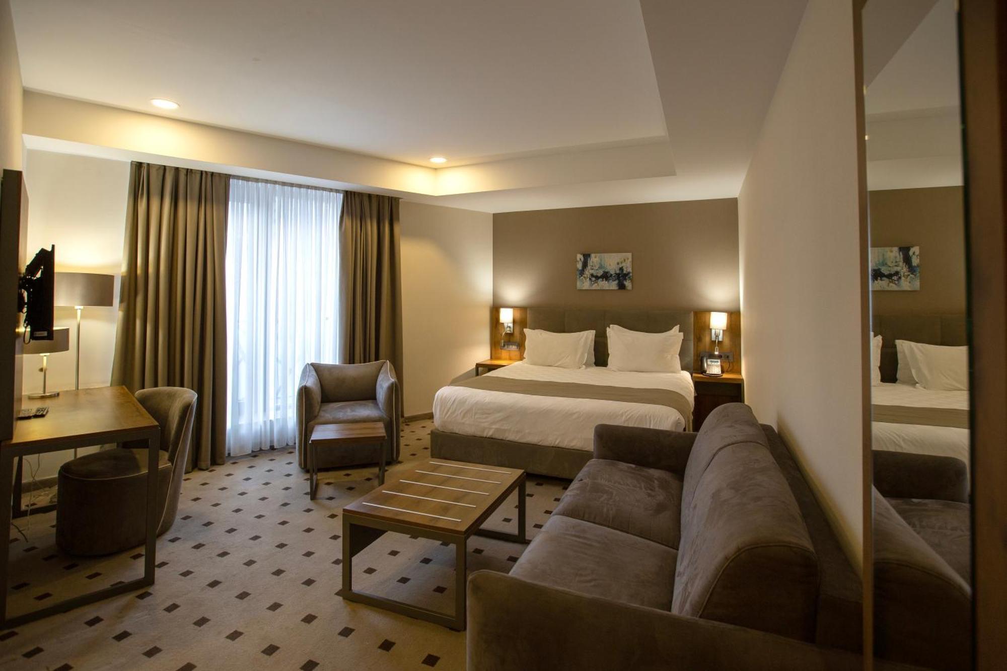 Avenue Hotel Tiflis Exterior foto