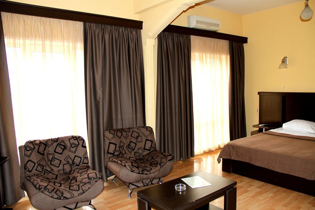 Avenue Hotel Tiflis Habitación foto