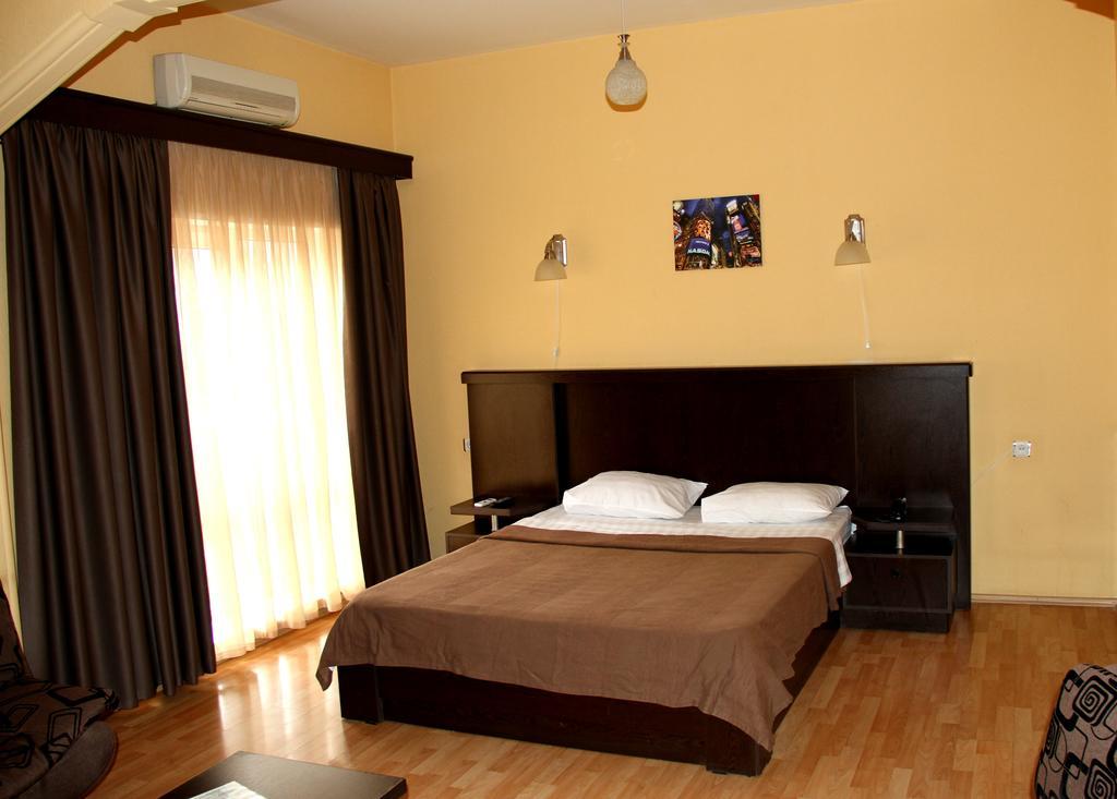 Avenue Hotel Tiflis Habitación foto