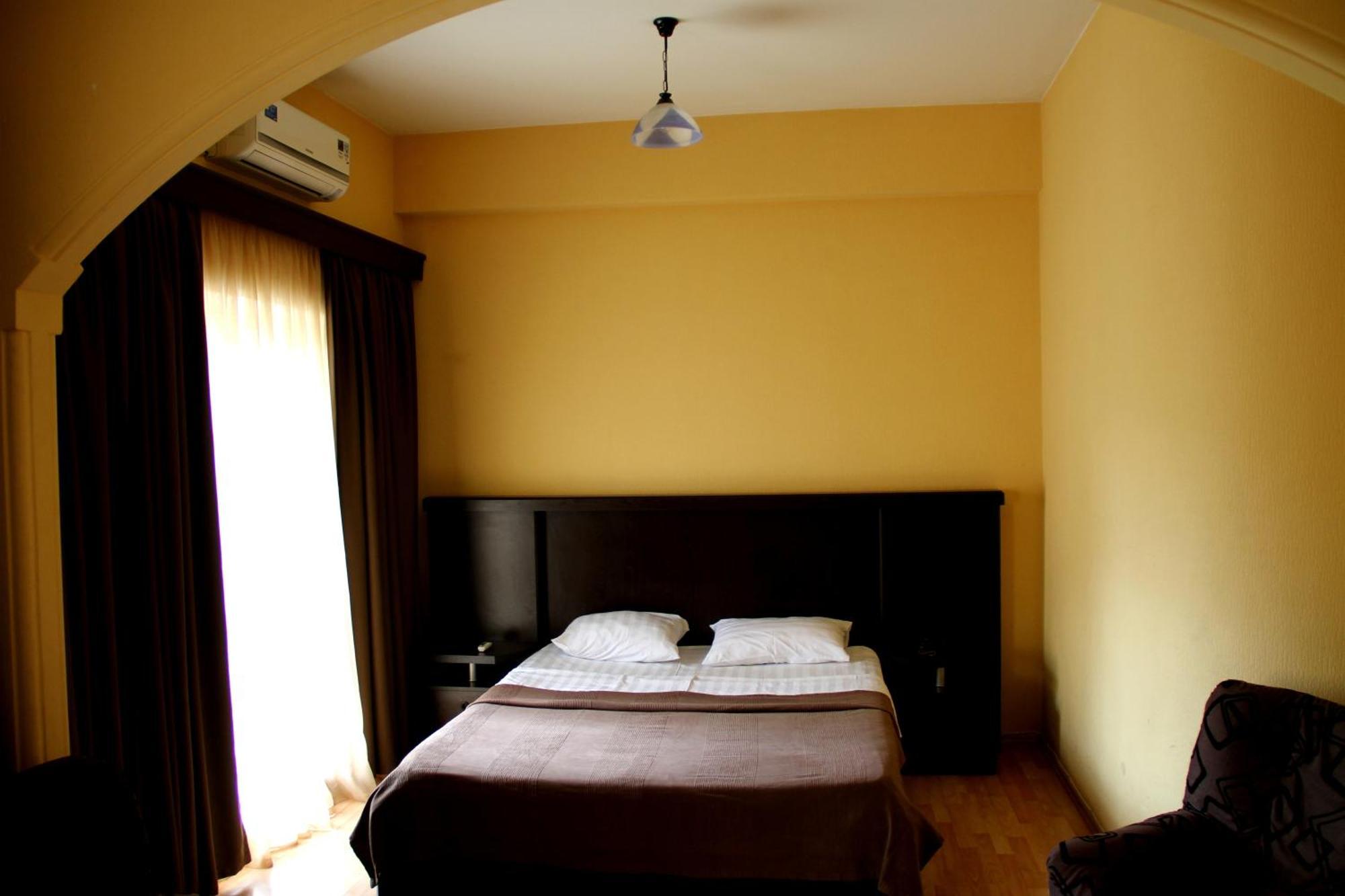 Avenue Hotel Tiflis Exterior foto
