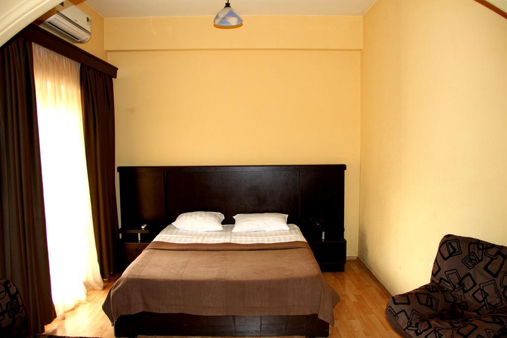 Avenue Hotel Tiflis Habitación foto