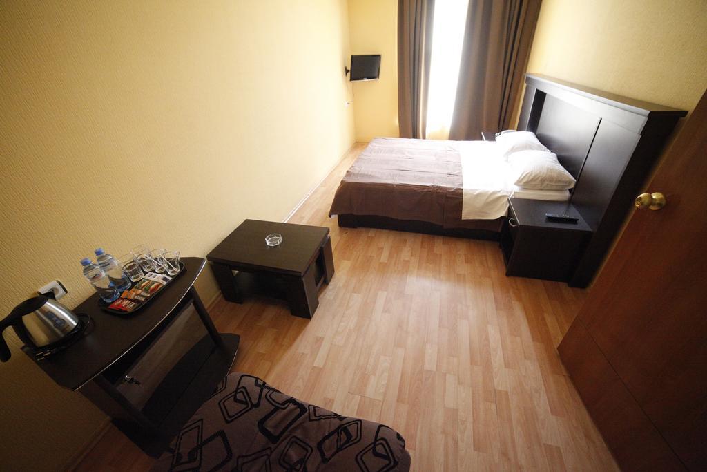 Avenue Hotel Tiflis Habitación foto