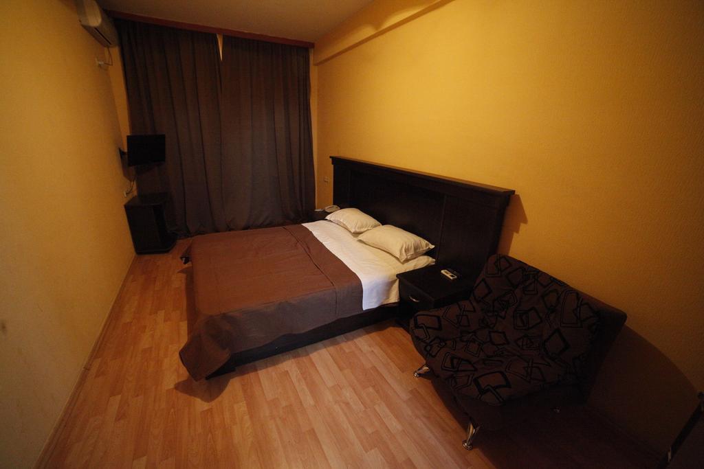 Avenue Hotel Tiflis Habitación foto