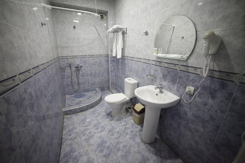 Avenue Hotel Tiflis Habitación foto