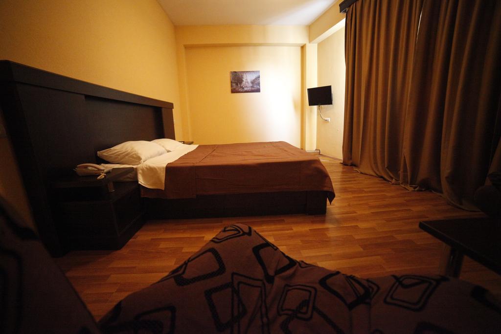 Avenue Hotel Tiflis Habitación foto