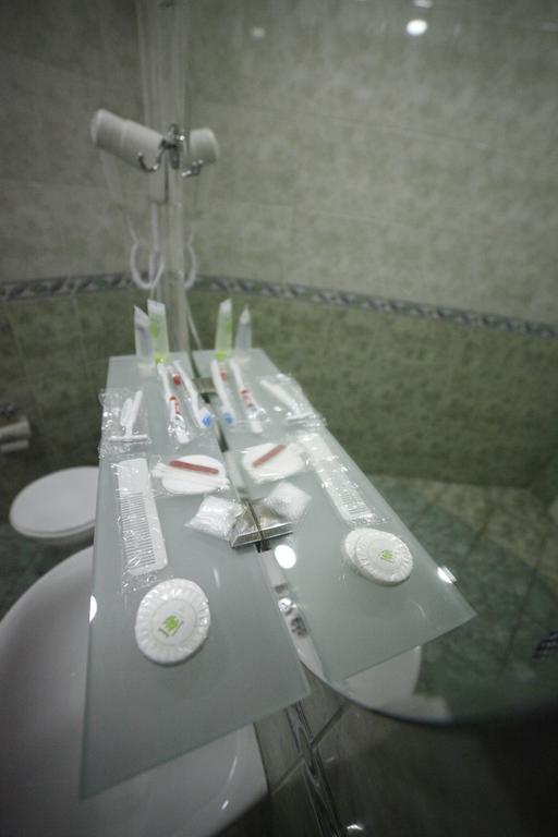 Avenue Hotel Tiflis Habitación foto