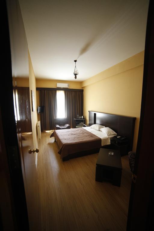Avenue Hotel Tiflis Habitación foto
