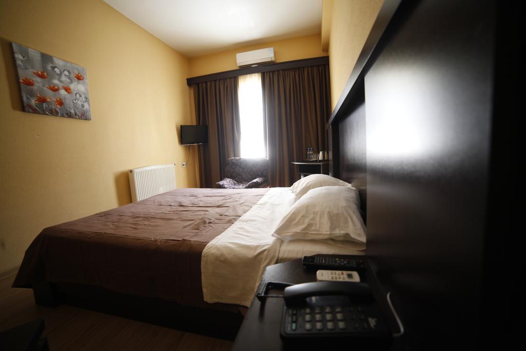 Avenue Hotel Tiflis Habitación foto