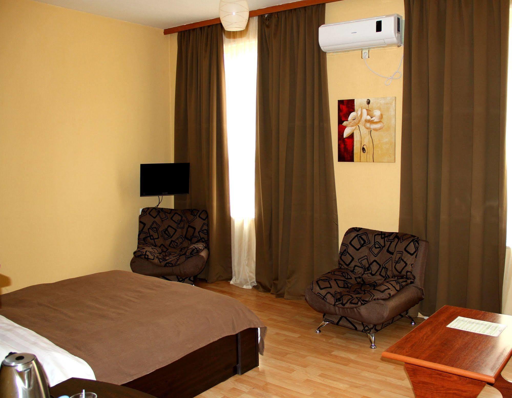 Avenue Hotel Tiflis Exterior foto