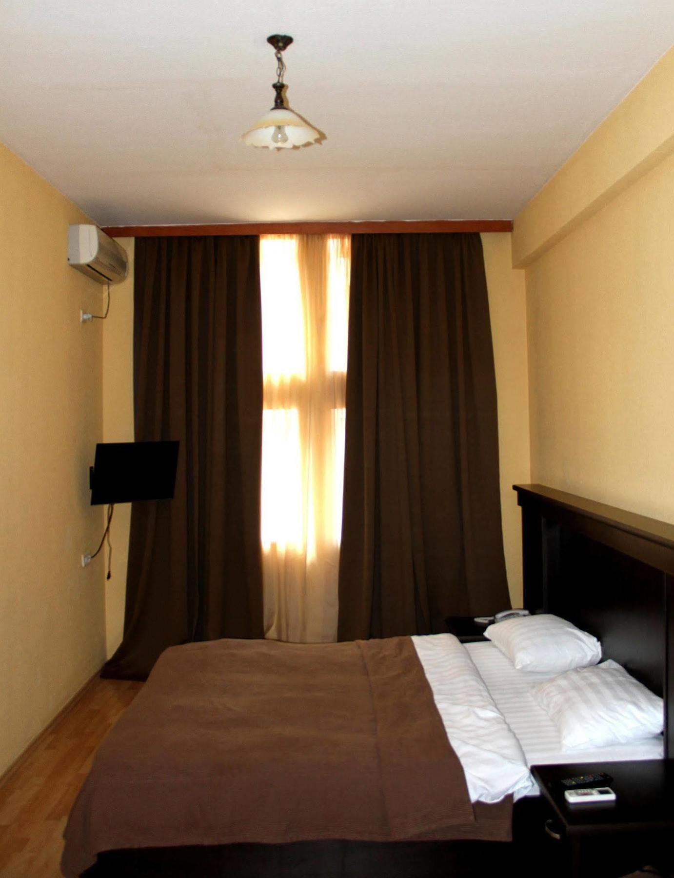 Avenue Hotel Tiflis Exterior foto