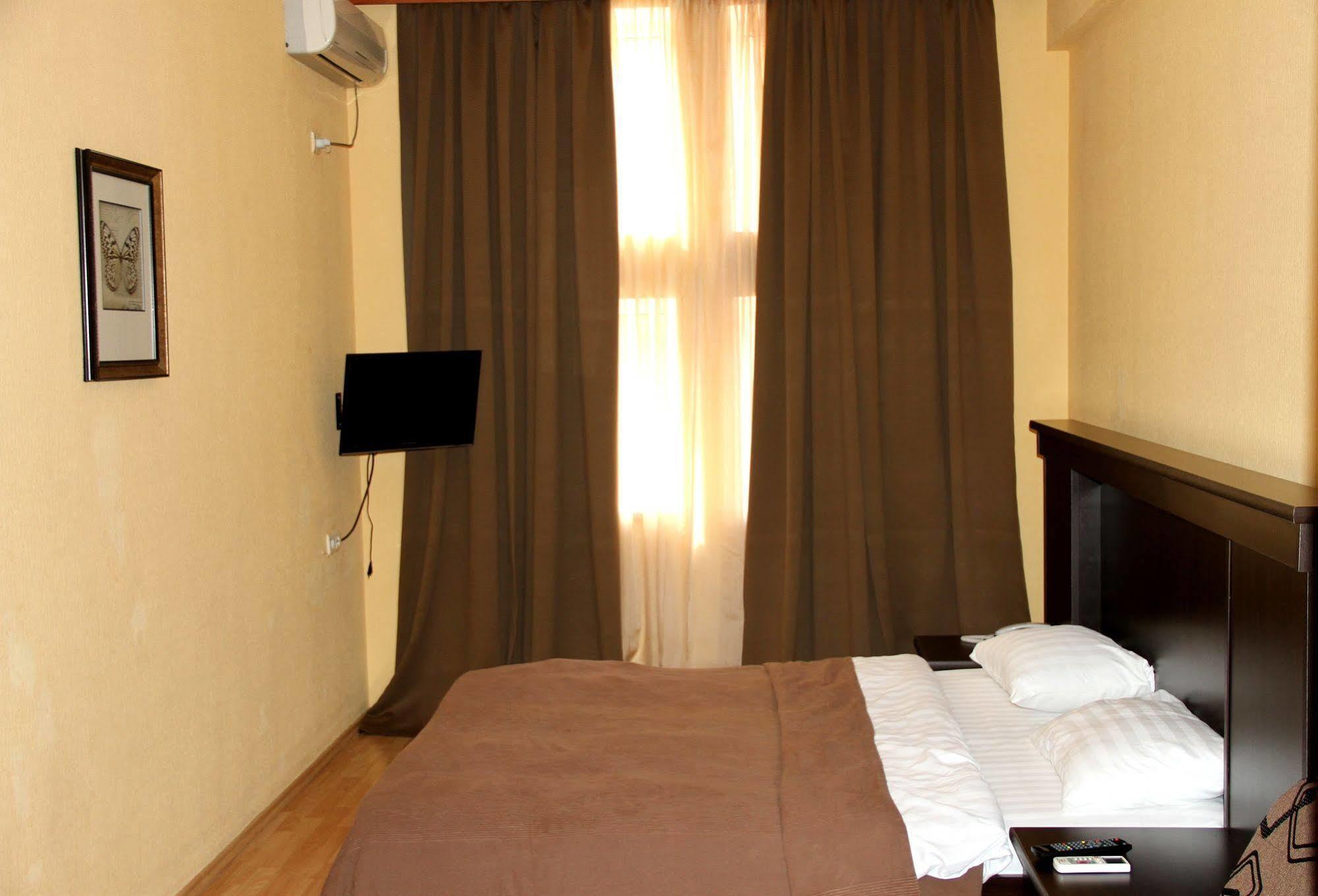 Avenue Hotel Tiflis Exterior foto